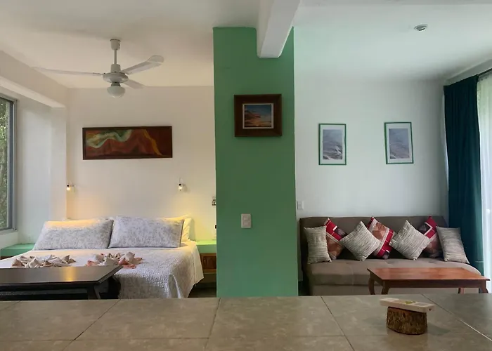 With Swimming Pool At 12 M Height Over Jungle Apartamento